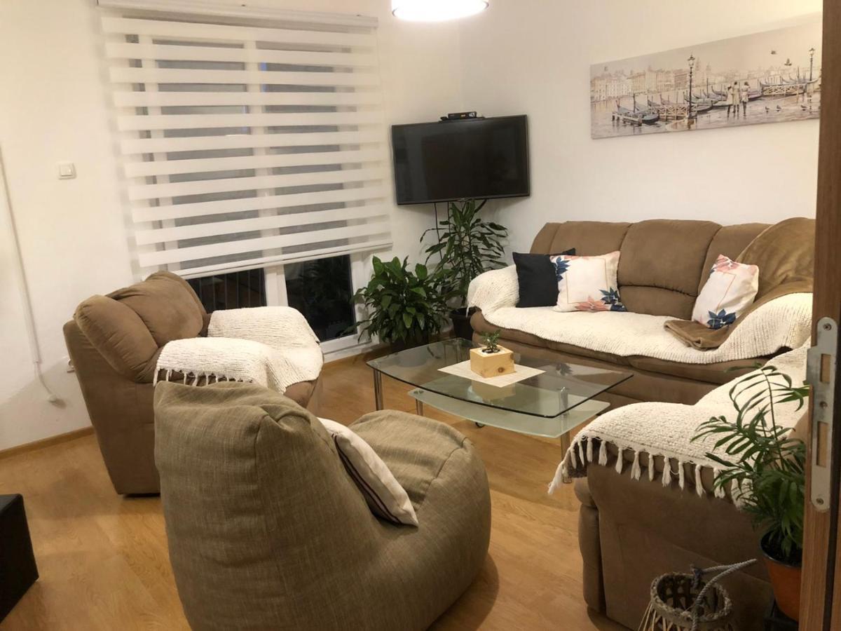 Family Apartment *